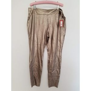 XXL Plus Size Gold Metallic Leggings